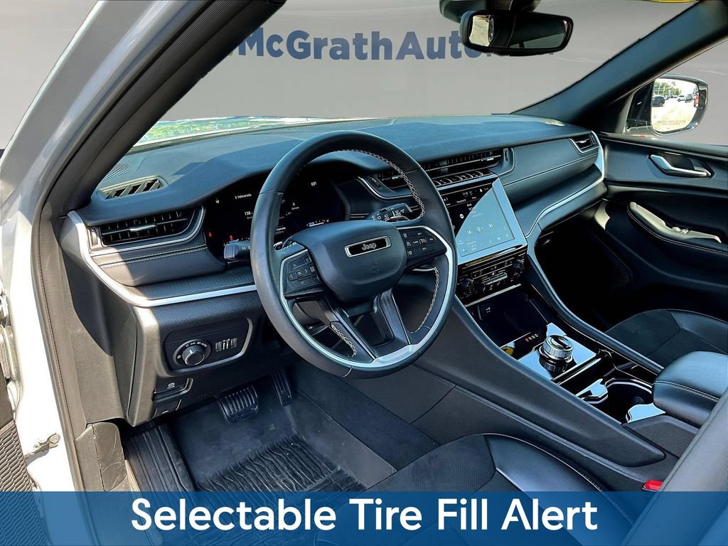 Used 2023 Jeep Grand Cherokee Altitude AWD/4WD image 20