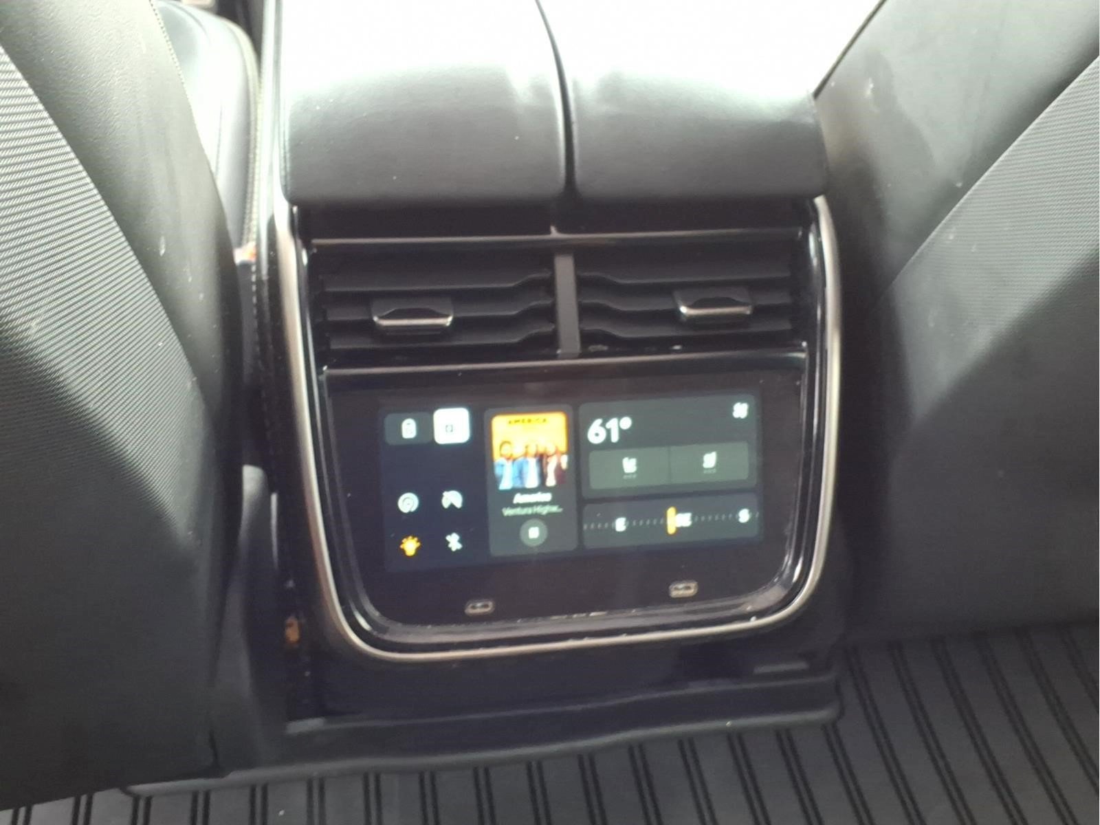 Used 2024 Rivian R1S Adventure Dual AWD/4WD image 15