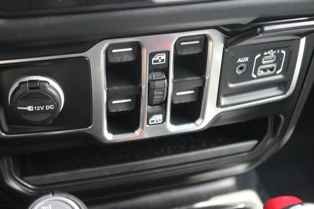 Used 2024 Jeep Wrangler High Altitude AWD/4WD image 11