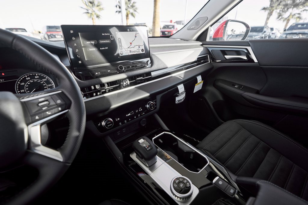 New 2025 Mitsubishi Outlander SE image 40