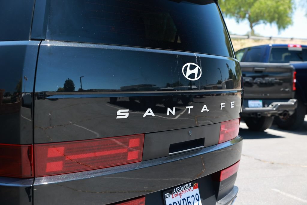 Used 2025 Hyundai Santa Fe SEL FWD image 17