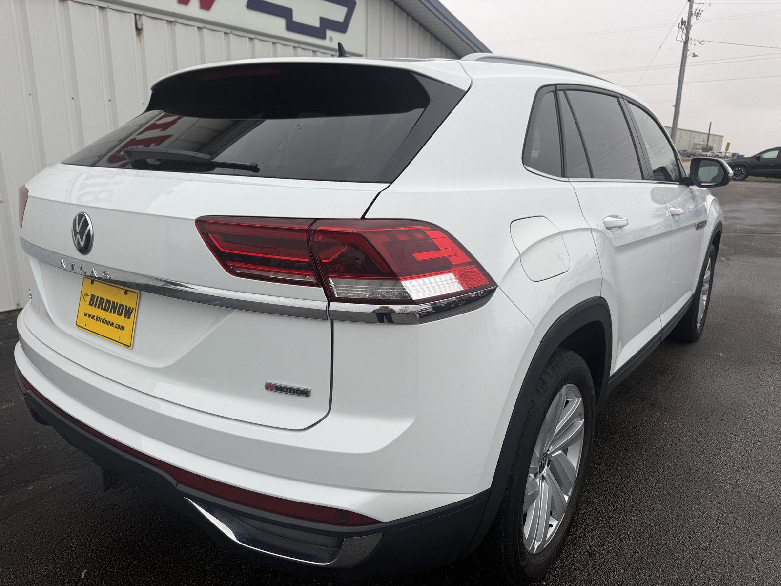 Used 2022 Volkswagen Atlas Cross Sport SE image 3