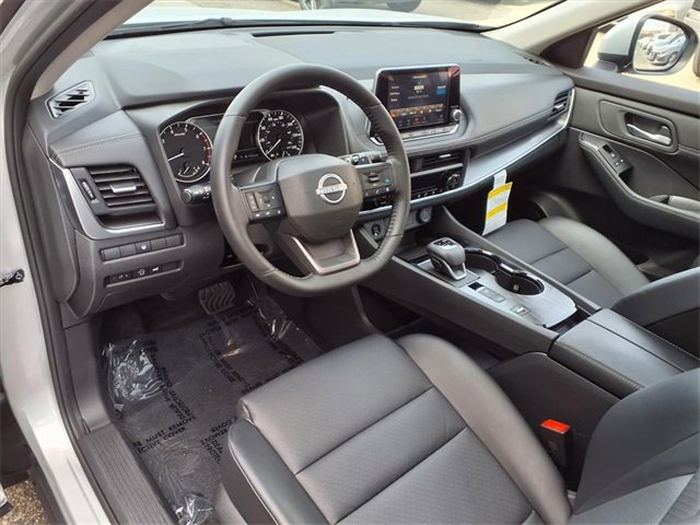 Certified 2025 Nissan Rogue SV w/ SV Premium Package image 4