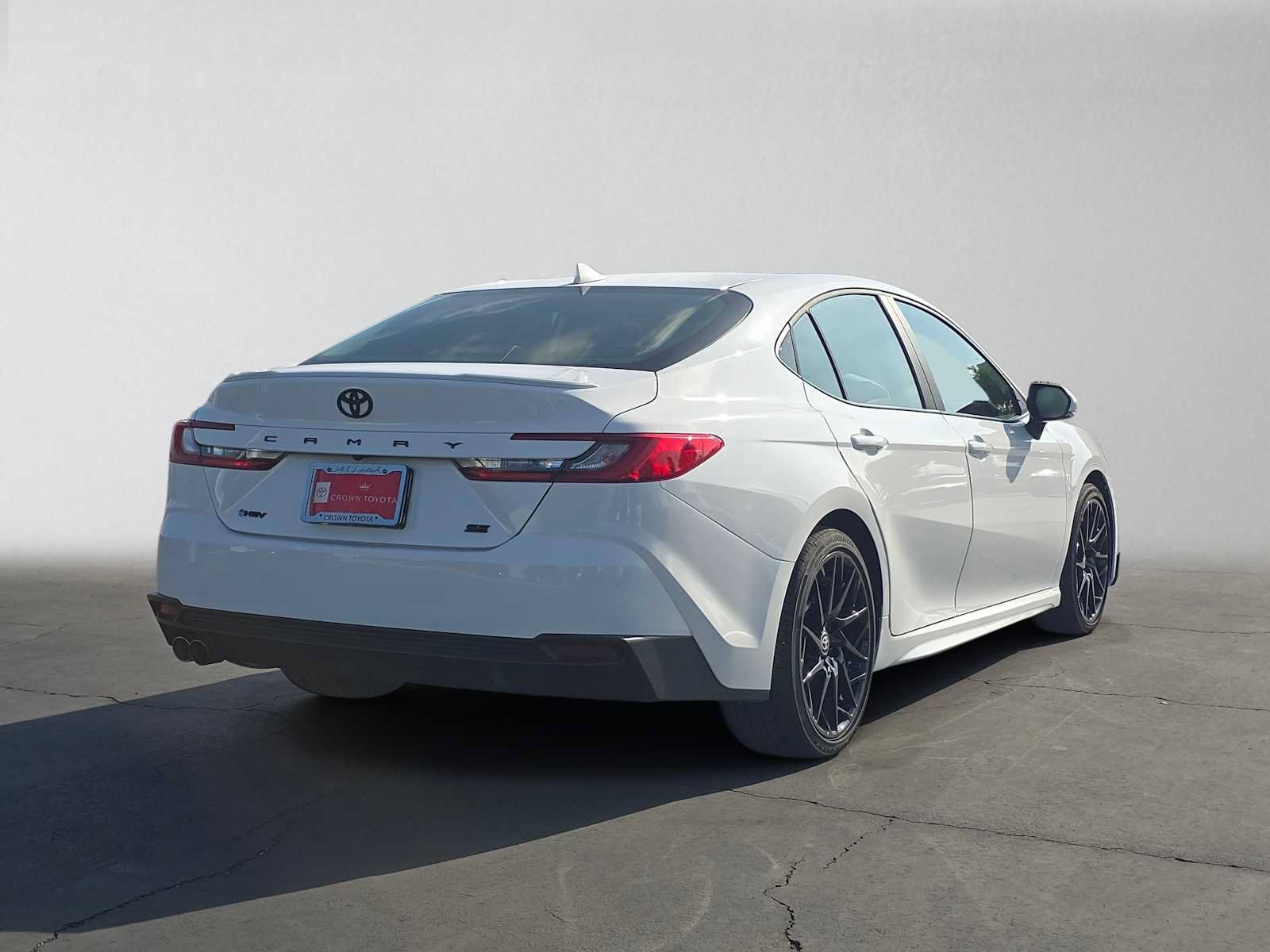 Used 2026 Toyota Camry SE FWD image 3