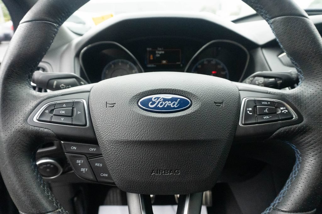 Used 2017 Ford Focus RS AWD/4WD image 23