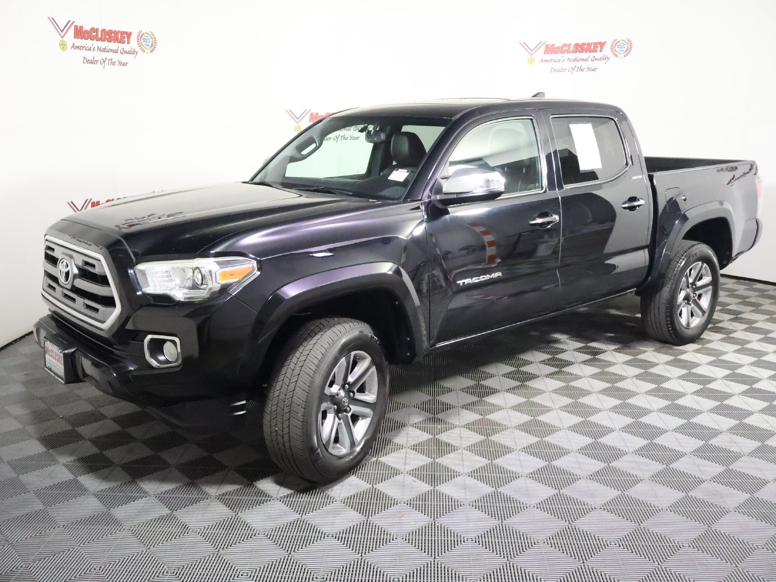 Used 2016 Toyota Tacoma Limited w/ Towing Package AWD/4WD image 15