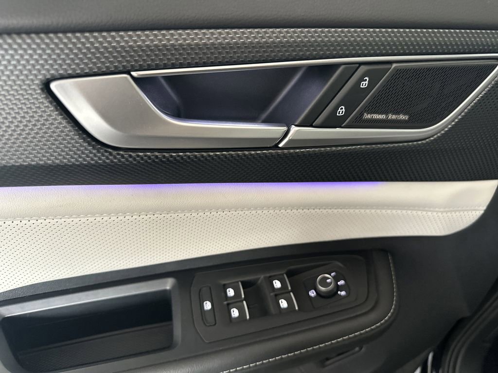 Used 2024 Volkswagen Atlas Cross Sport SEL Premium R-Line image 12