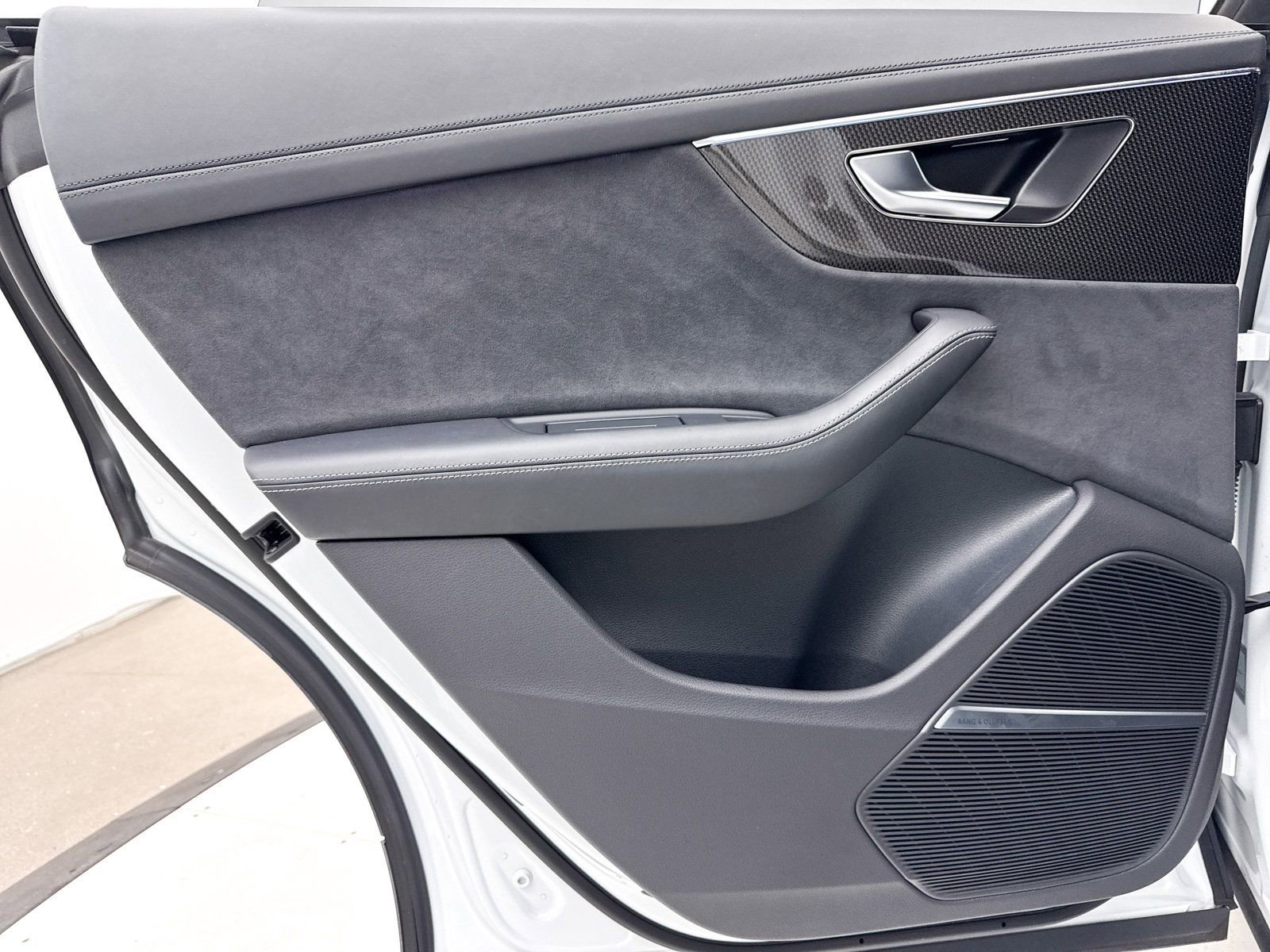 Used 2023 Audi SQ8 Prestige image 36