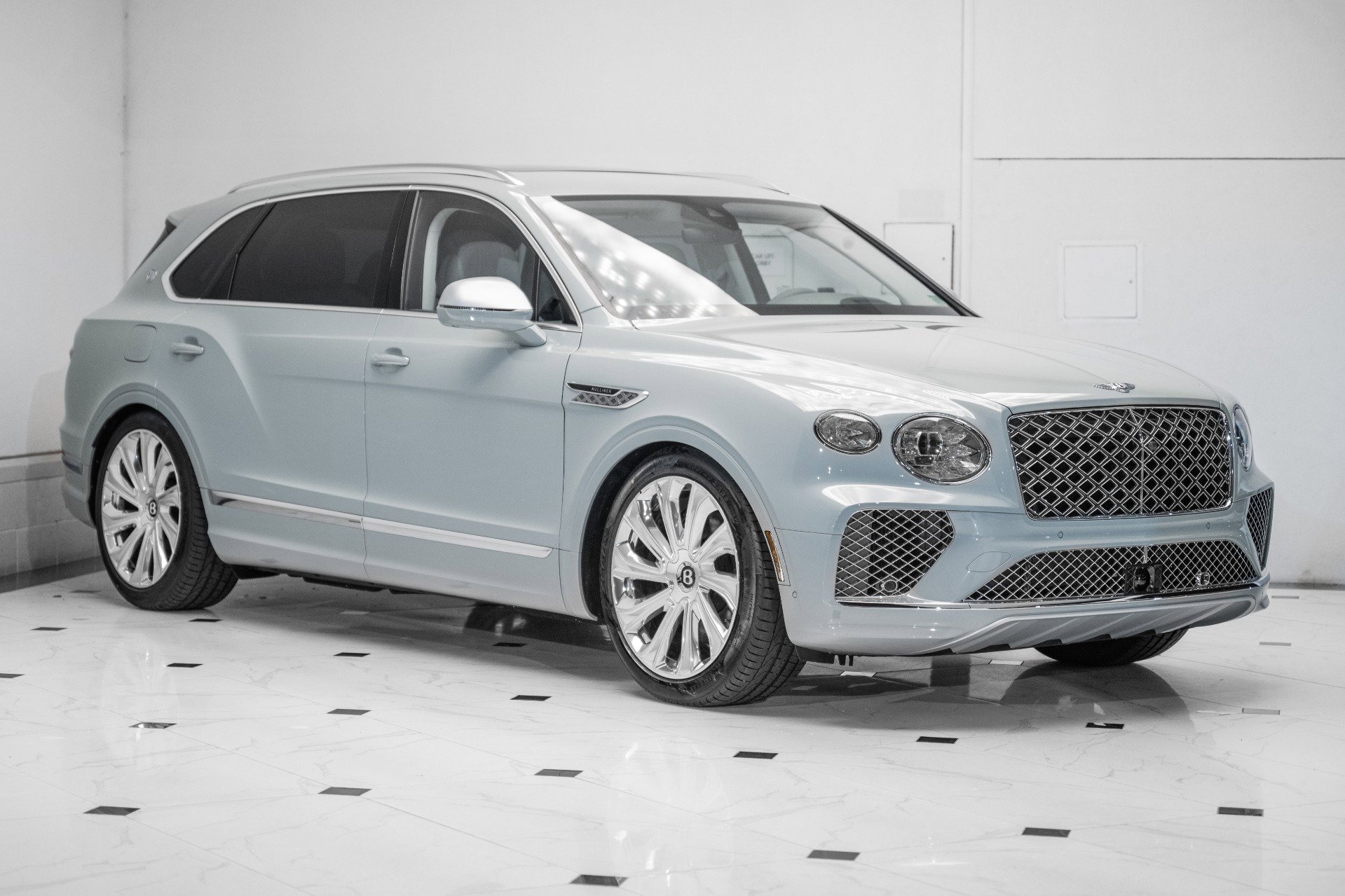 New 2025 Bentley Bentayga Extended Wheelbase image 7