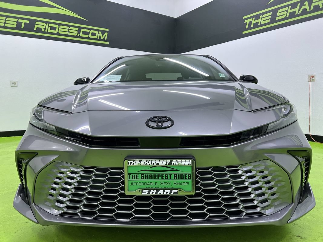 Used 2025 Toyota Camry XSE FWD image 3