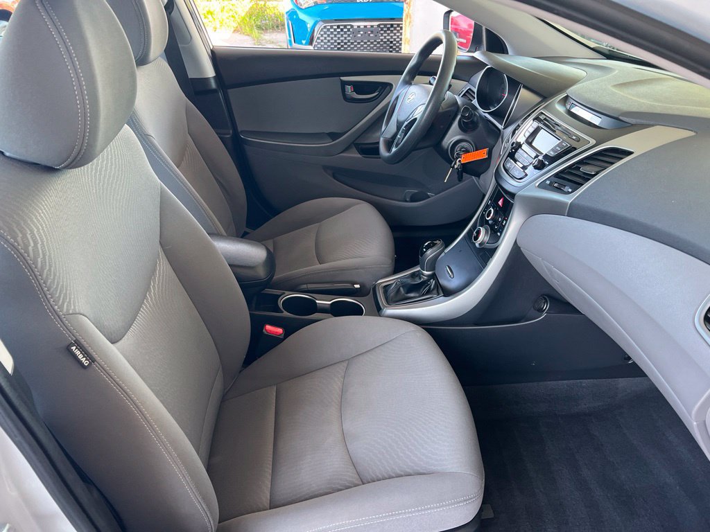 Used 2016 Hyundai Elantra SE FWD image 18