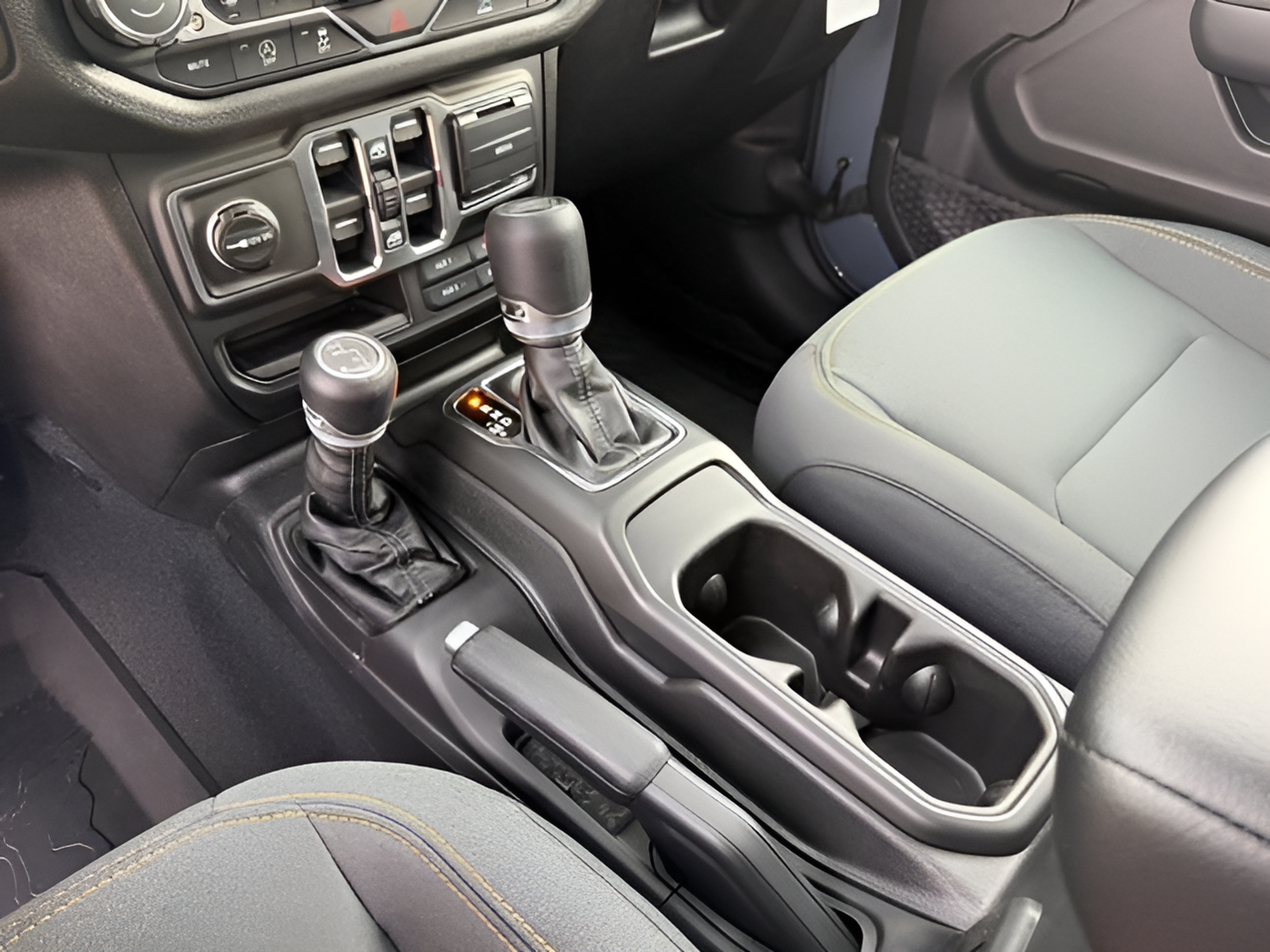 New 2026 Jeep Gladiator Sport AWD/4WD image 27
