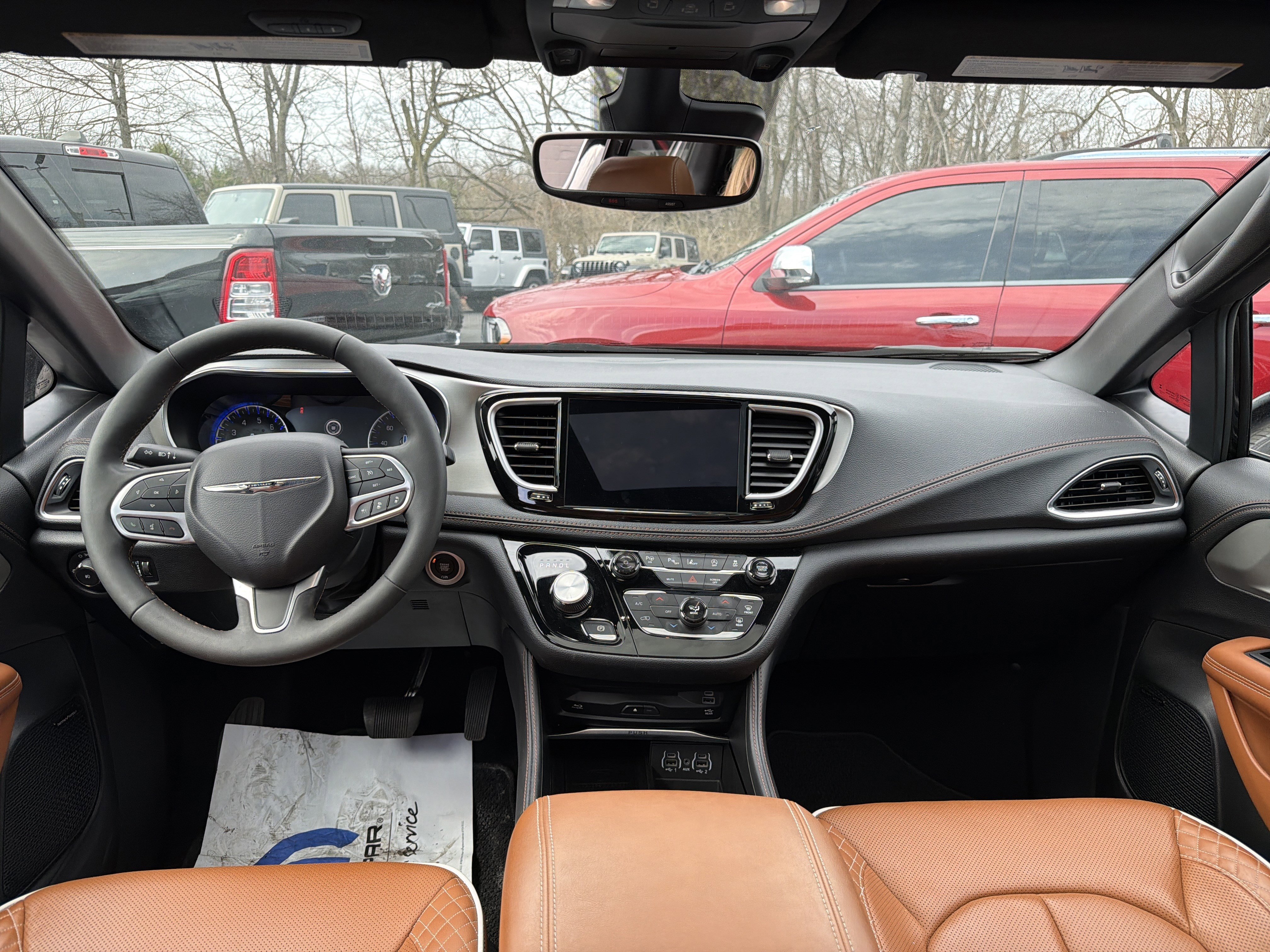 Used 2024 Chrysler Pacifica Pinnacle w/ Trailer Tow Group image 15