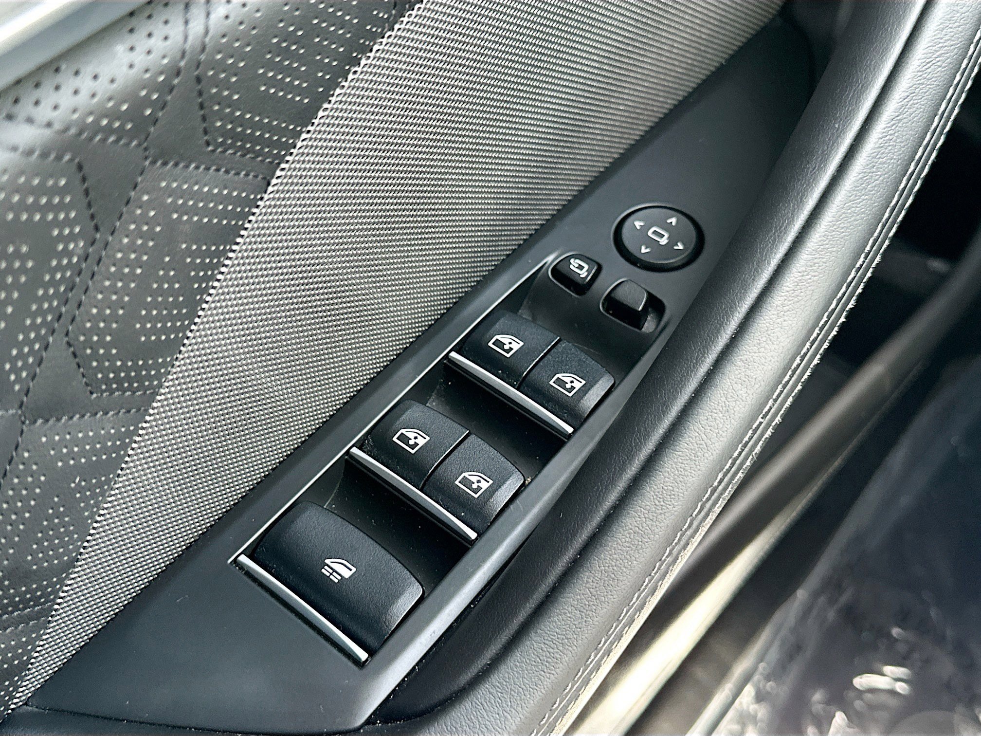 Used 2022 BMW M8 Competition w/ Driving Assistance Package image 18