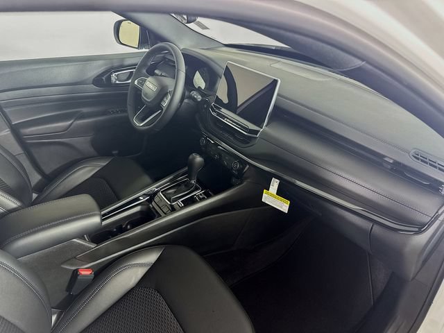 New 2026 Jeep Compass Latitude AWD/4WD image 28