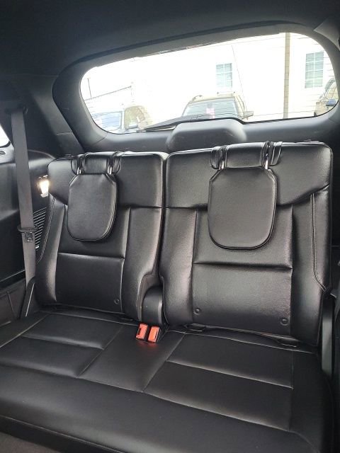 Used 2021 Ford Explorer ST w/ ST Street Pack image 17