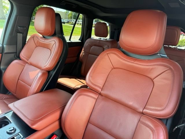 Used 2025 Lincoln Aviator Reserve w/ Equipment Group 201A AWD/4WD image 19