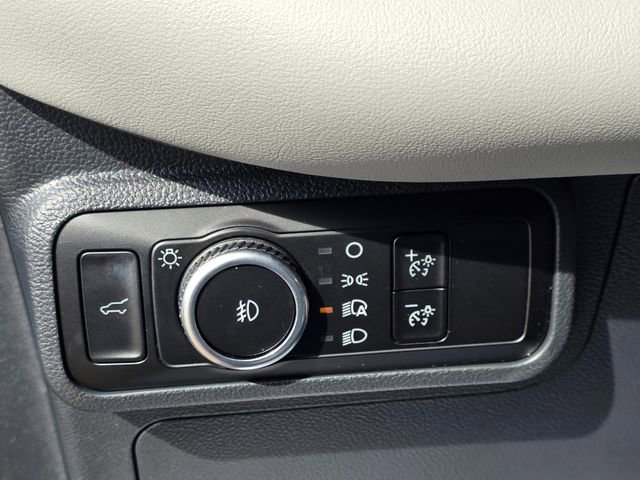 Used 2025 Ford Explorer Active w/ Active Comfort Package image 9