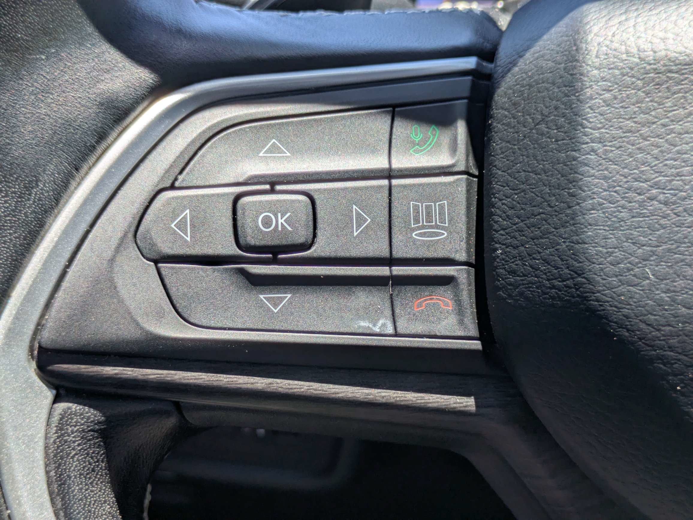Used 2021 Jeep Grand Cherokee L Limited RWD image 29