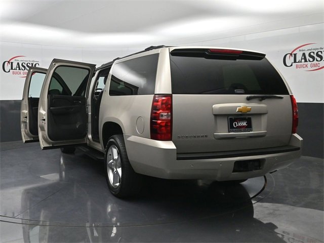 Used 2014 Chevrolet Suburban LT image 36