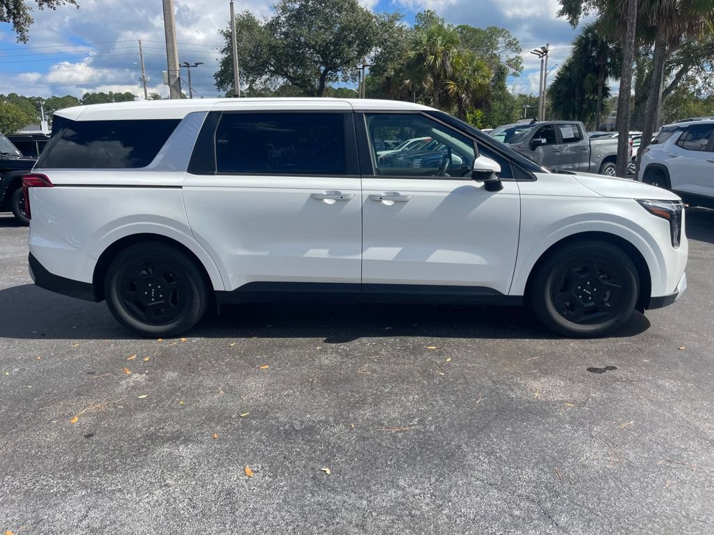 Used 2026 Kia Carnival FWD image 7