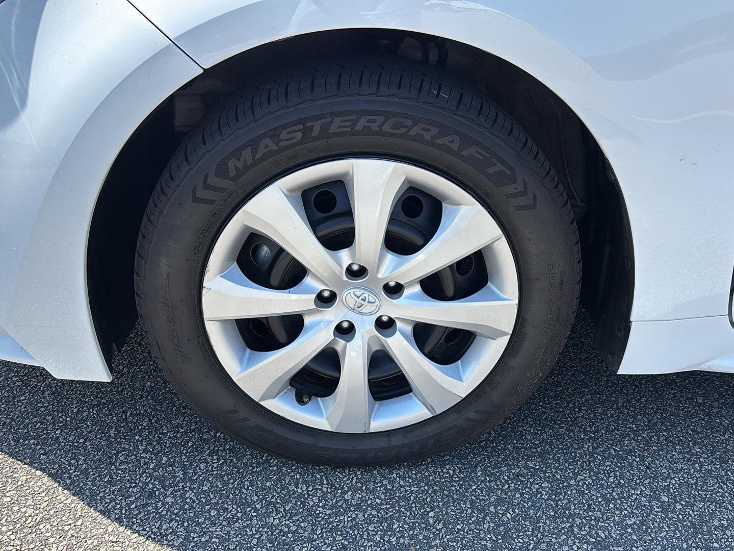 Used 2023 Toyota Corolla LE FWD image 7