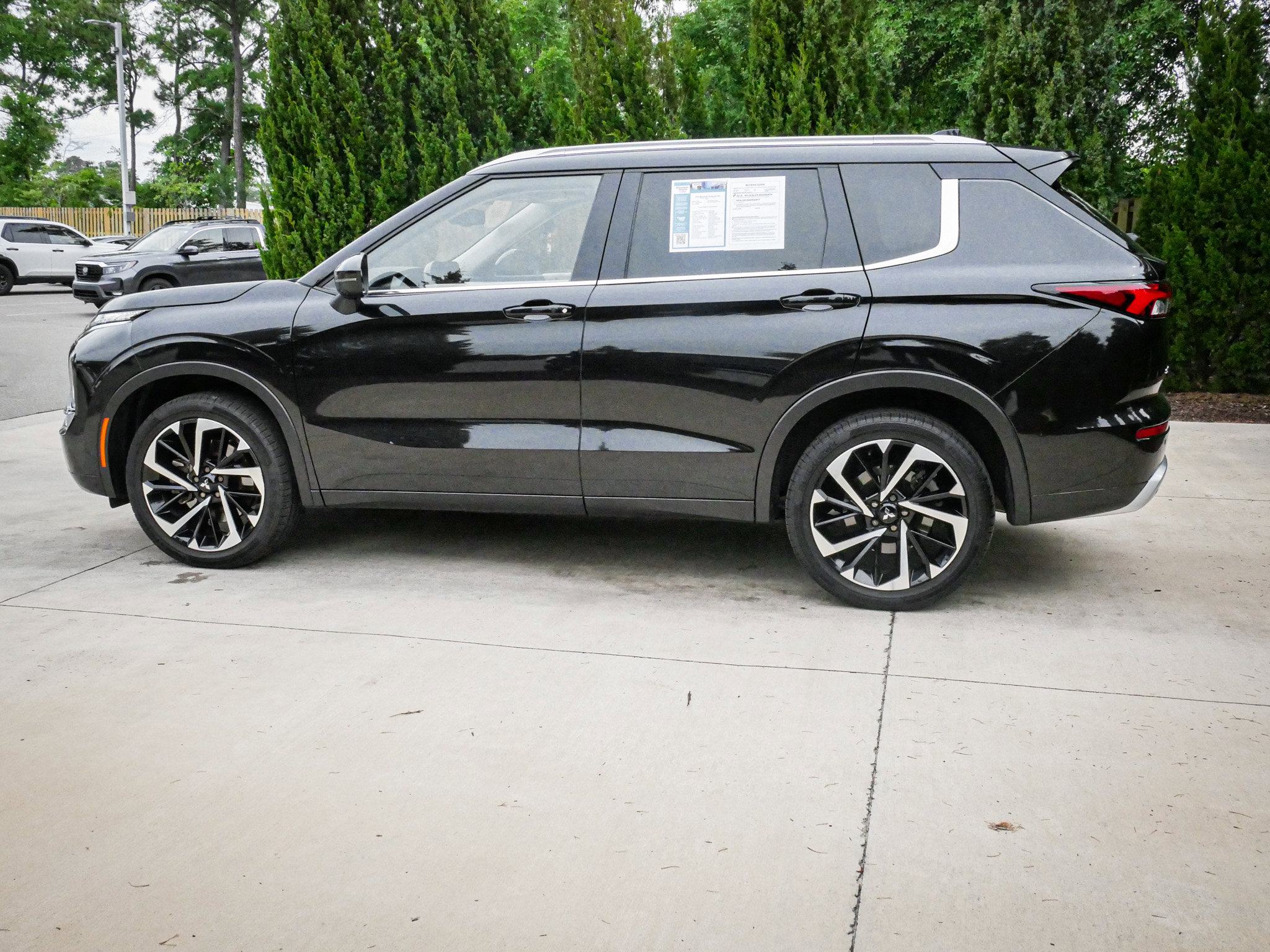 Used 2023 Mitsubishi Outlander SEL FWD image 7