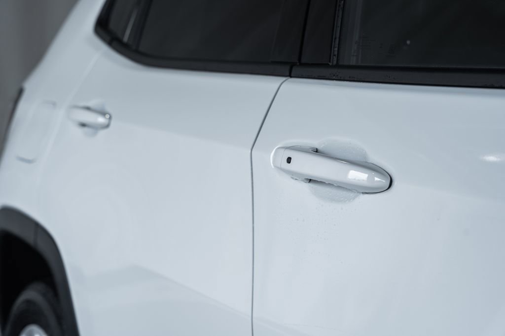 Certified 2025 Jeep Compass Latitude w/ Sun & Sound Group image 21