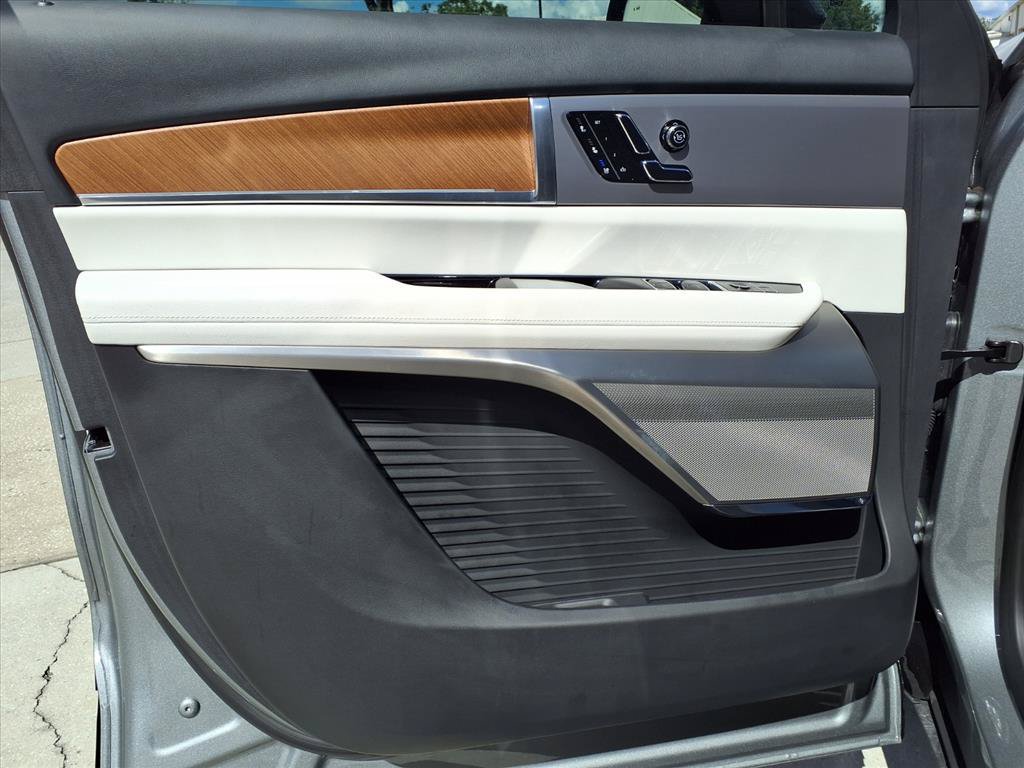 Certified 2026 Cadillac Vistiq Sport AWD/4WD image 20