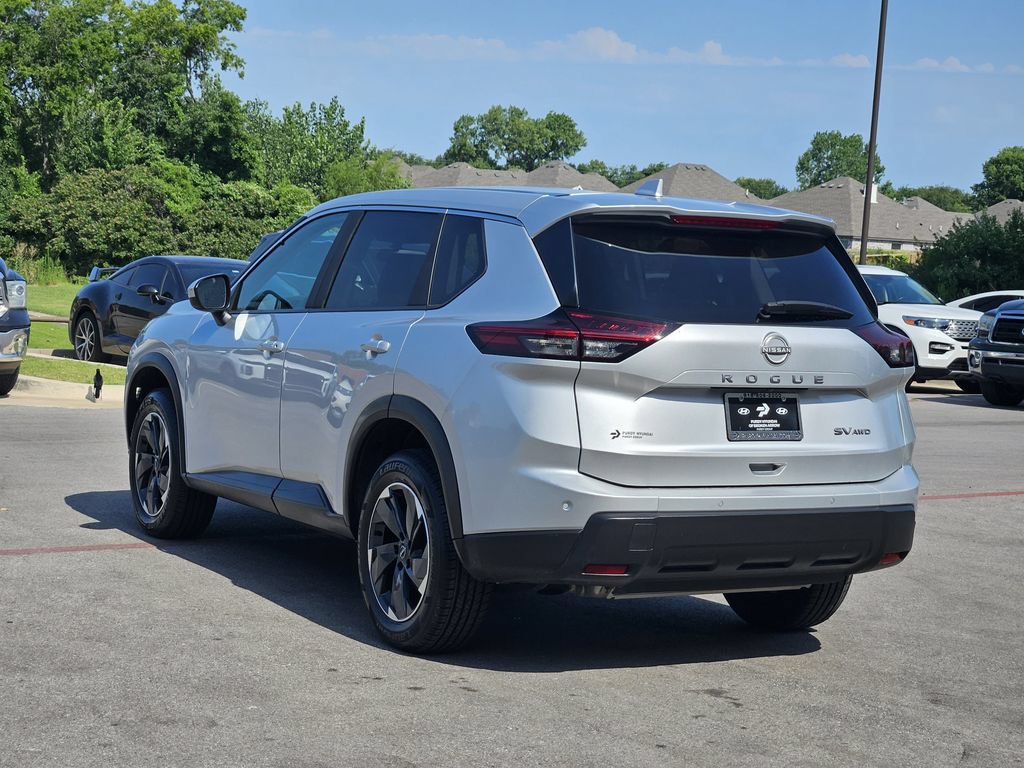 Used 2024 Nissan Rogue SV AWD/4WD image 3