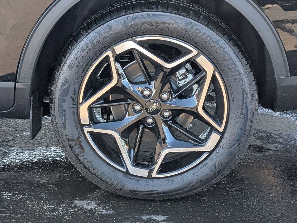 New 2026 Ford Escape Platinum w/ Premium Technology Package AWD/4WD image 18