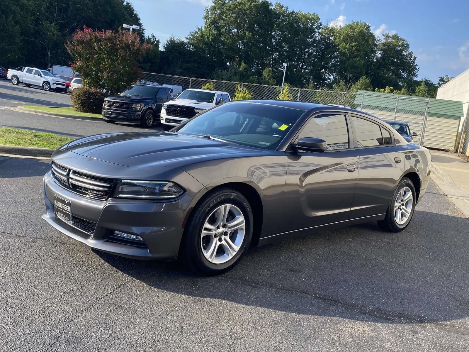 Used 2015 Dodge Charger SE w/ Popular Equipment Group RWD image 3