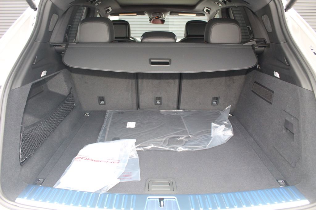 New 2026 Porsche Cayenne image 12