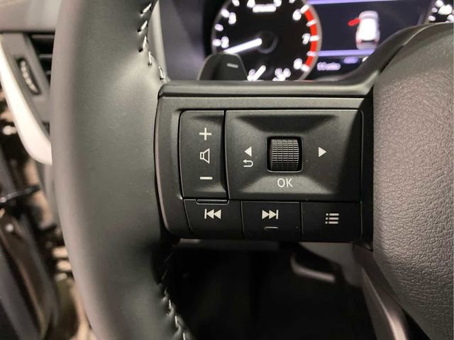 Certified 2025 Nissan Rogue SV image 13