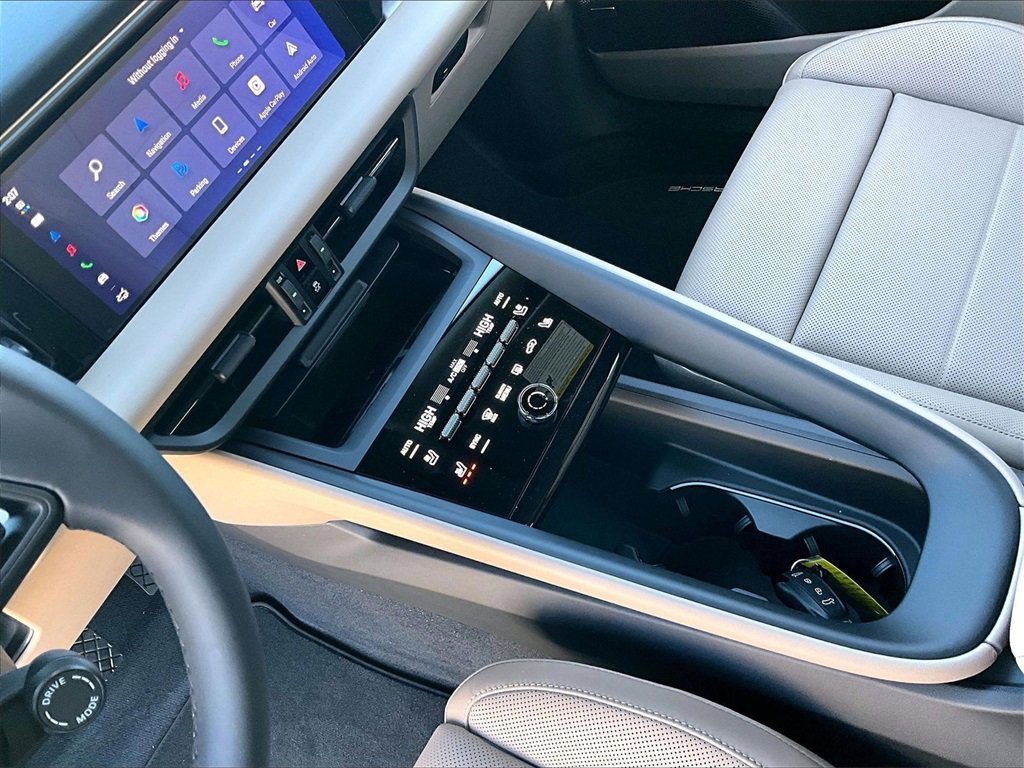 New 2026 Porsche Macan 4 Electric image 17