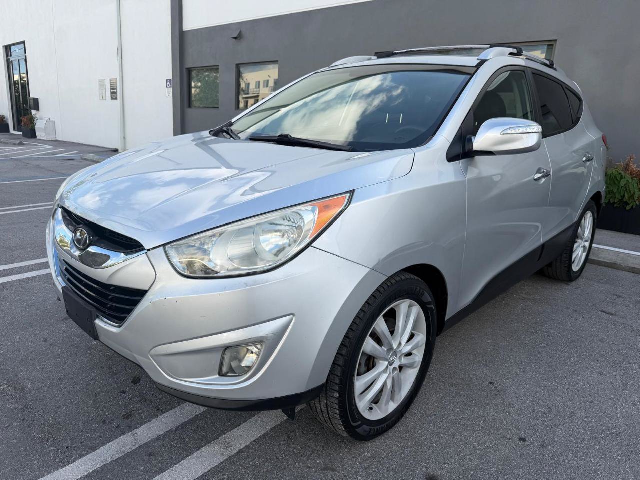 Used 2012 Hyundai Tucson Limited FWD image 9