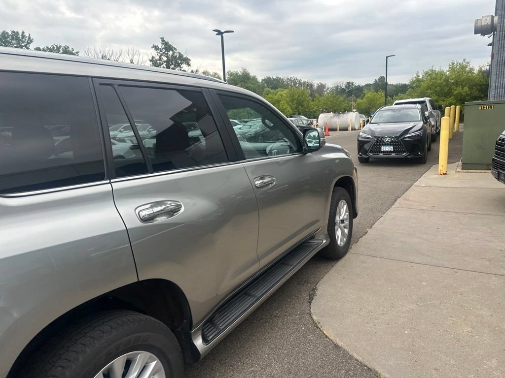 Certified 2022 Lexus GX 460 Premium w/ Premium Package AWD/4WD image 14