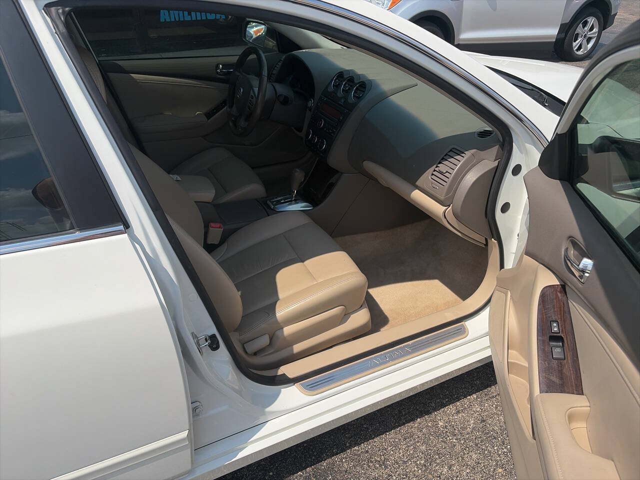 Used 2012 Nissan Altima 2.5 SL w/ 2.5SL Pkg FWD image 10