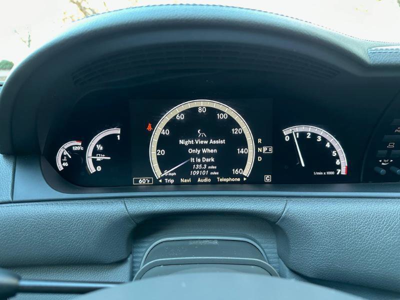 Used 2010 Mercedes-Benz CL 550 4MATIC w/ Sport Pkg image 38