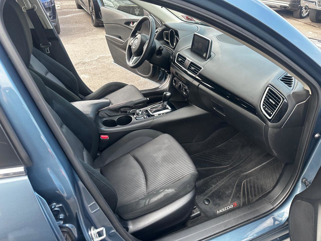 Used 2015 MAZDA MAZDA3 i Touring image 19