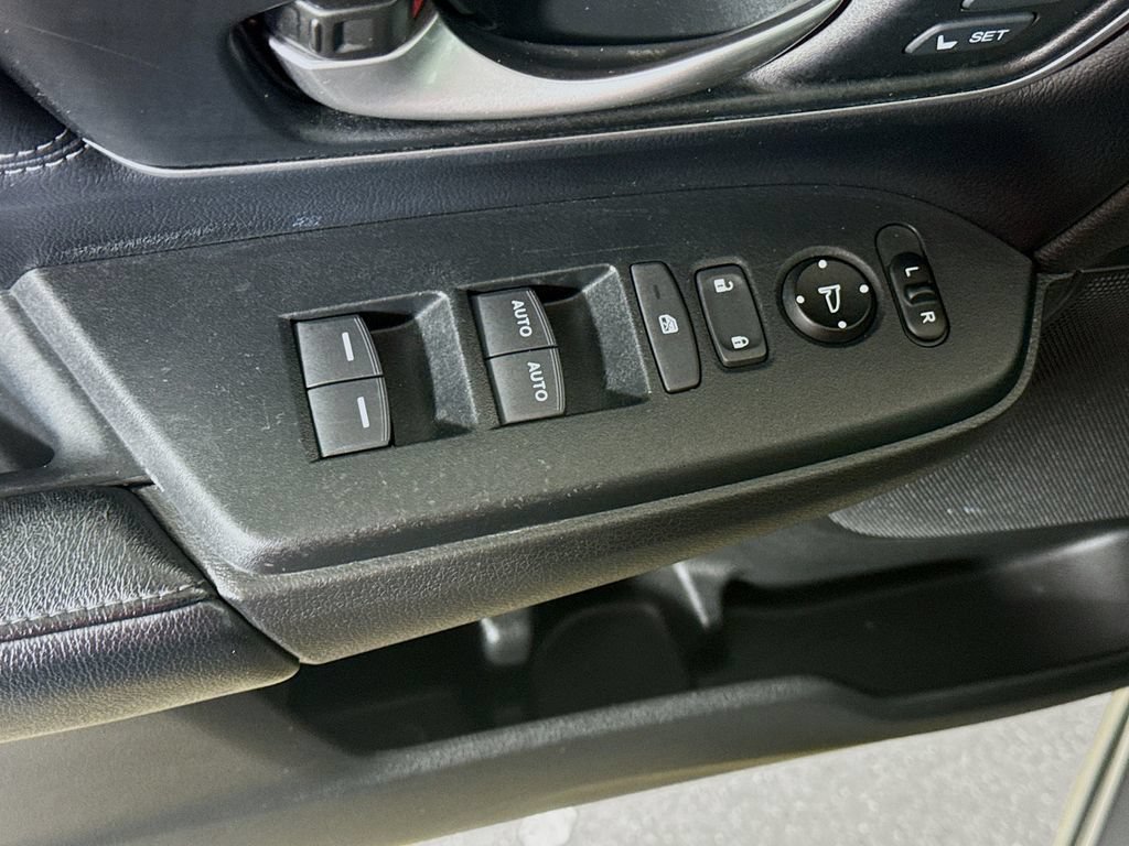 Used 2018 Honda CR-V EX-L image 18