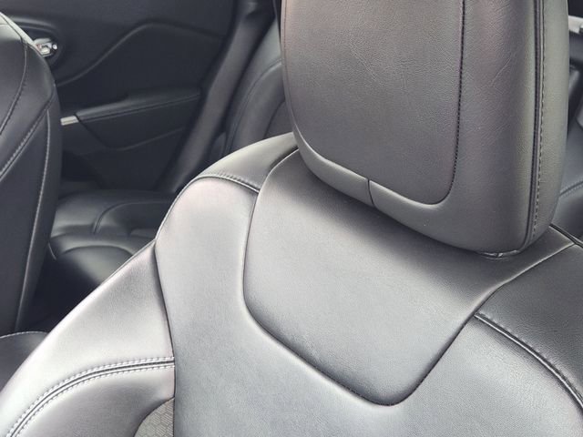 Used 2020 Jeep Cherokee Latitude Plus FWD image 20