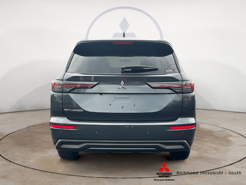 New 2026 Mitsubishi Outlander ES AWD/4WD image 4