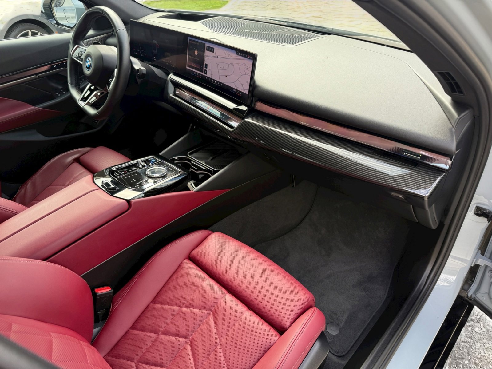 Used 2024 BMW i5 eDrive40i w/ Executive Package image 13