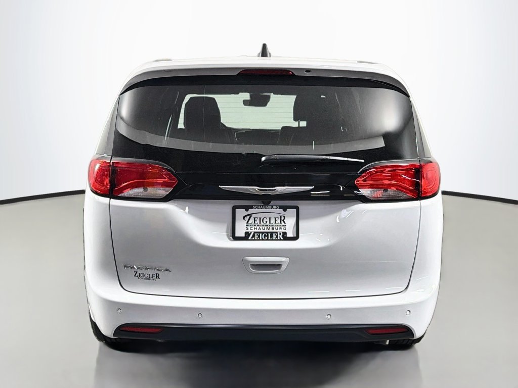 New 2027 Chrysler Pacifica LX FWD image 6