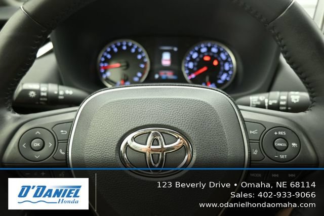 Used 2020 Toyota RAV4 XLE Premium AWD/4WD image 28