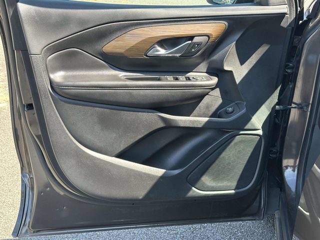 Used 2020 GMC Terrain SLE w/ Driver Convenience Package FWD image 13