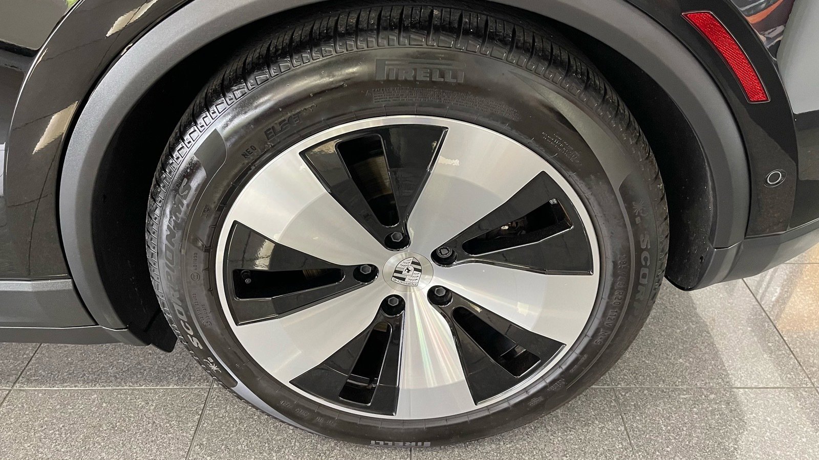 Used 2025 Porsche Macan Electric image 22