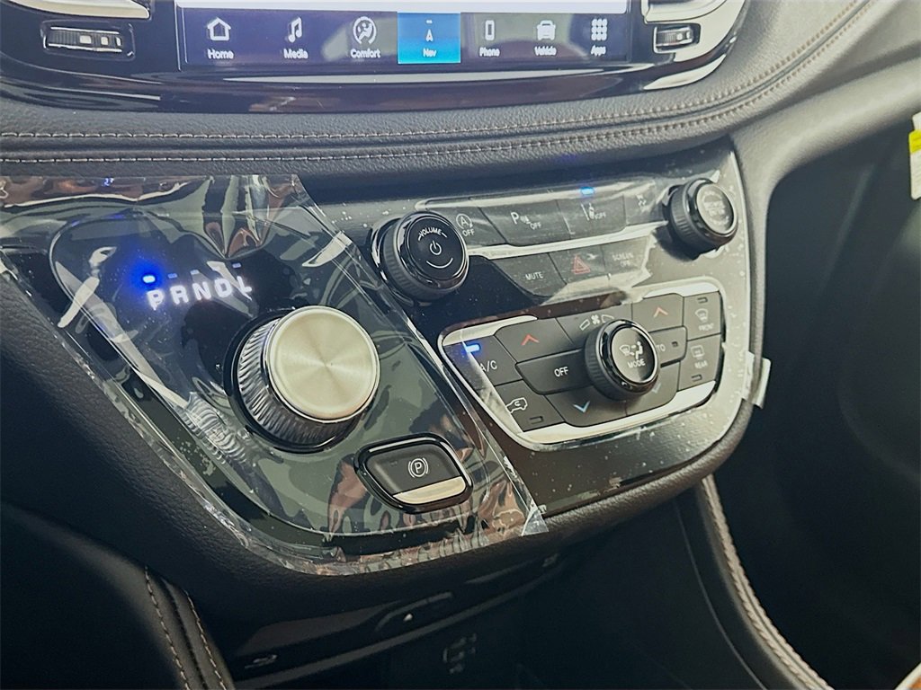 New 2026 Chrysler Pacifica Pinnacle image 12