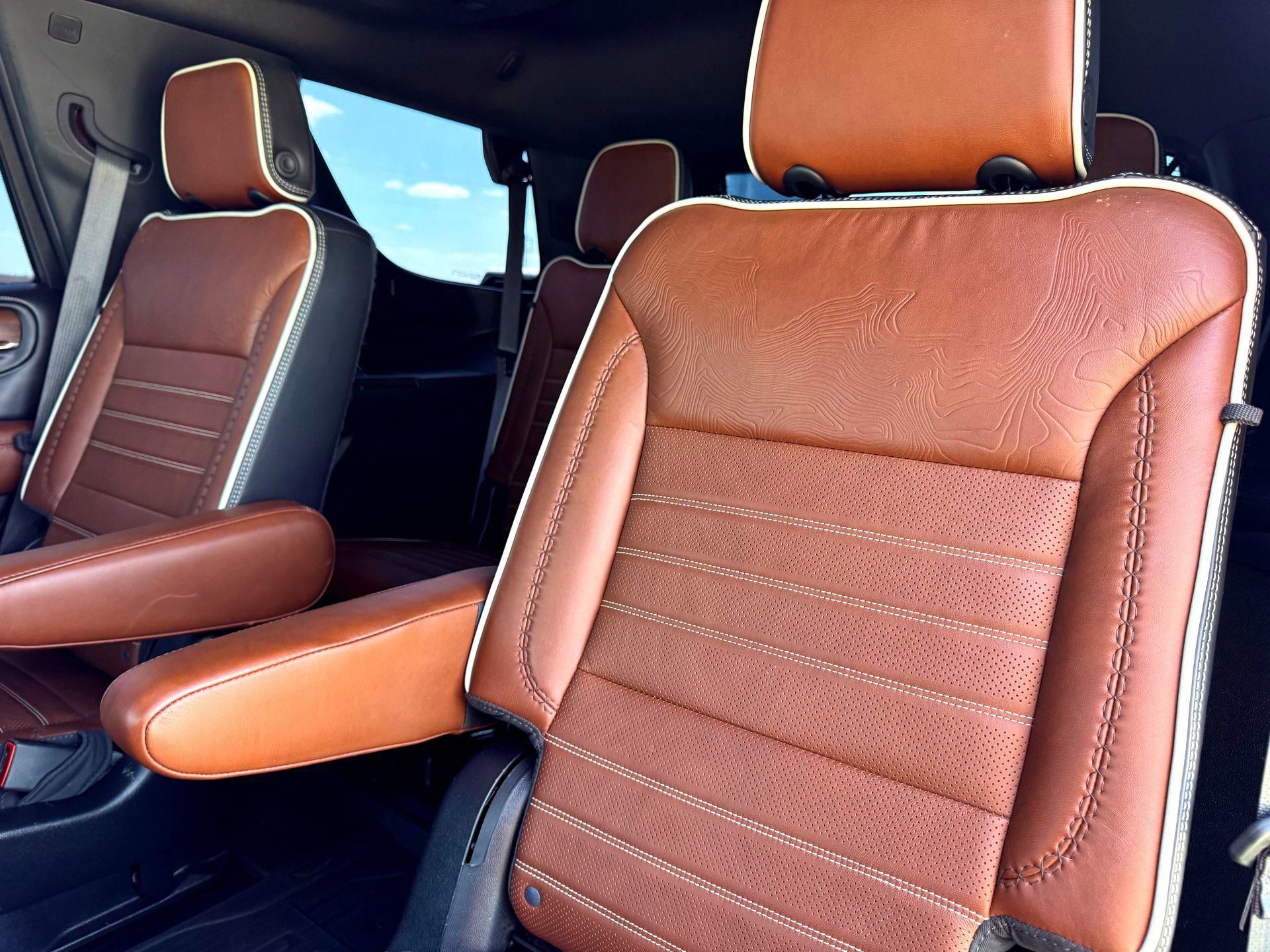 Used 2023 GMC Yukon Denali Ultimate image 21